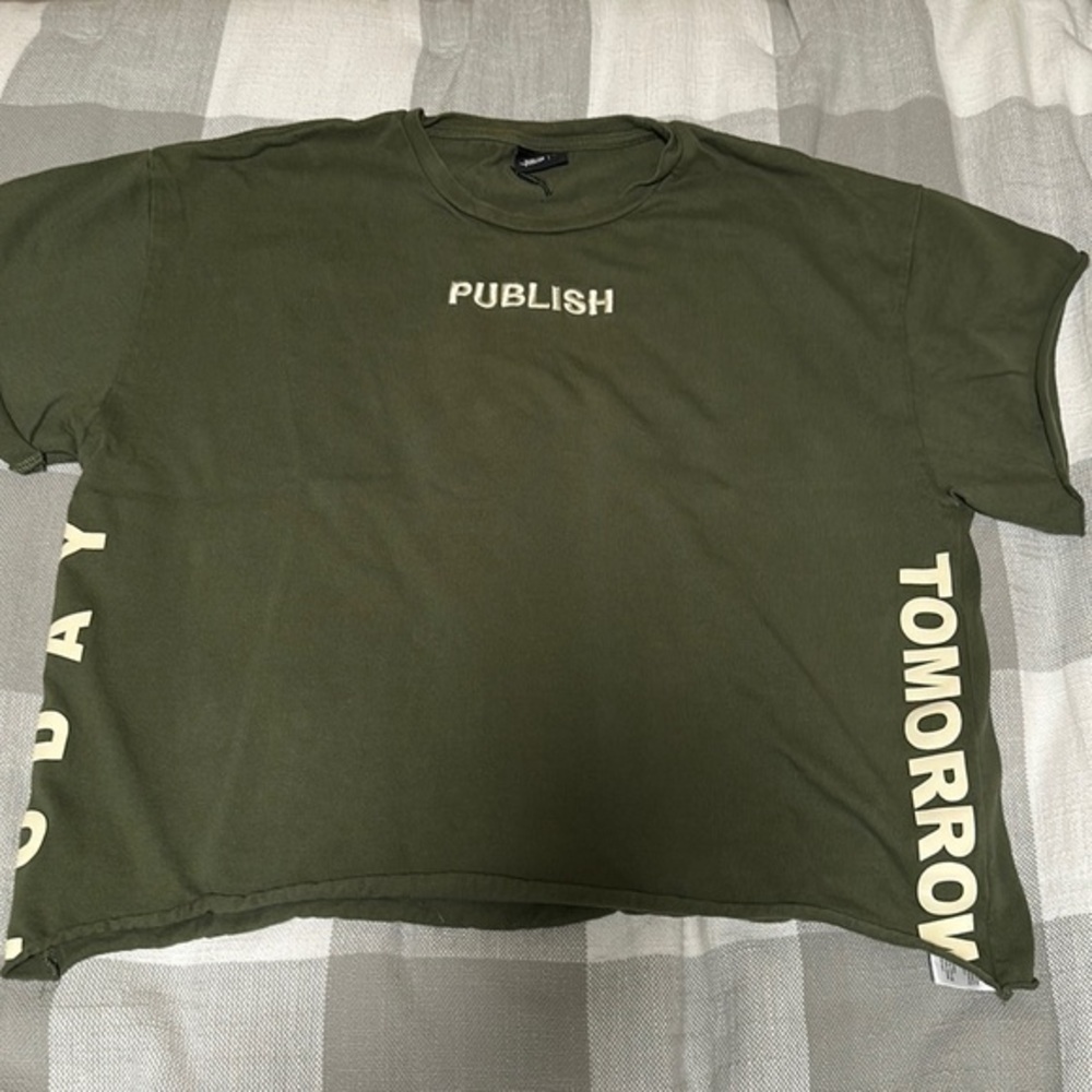 Publish today tomorrow army green cropped top shirt